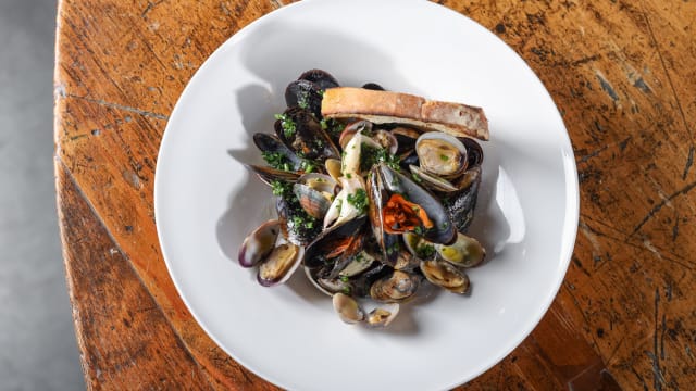 Impepata with mussels and clams - Soul Kitchen, Venice