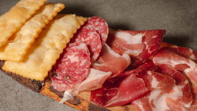 SALUMI MISTI CON GNOCCO FRITTO - Trattoria da Lucia, Milan