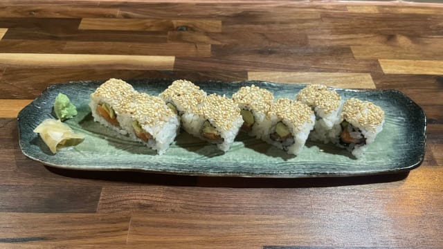 Uramaki sake avocado - miru gastrofusion, Castelldefels