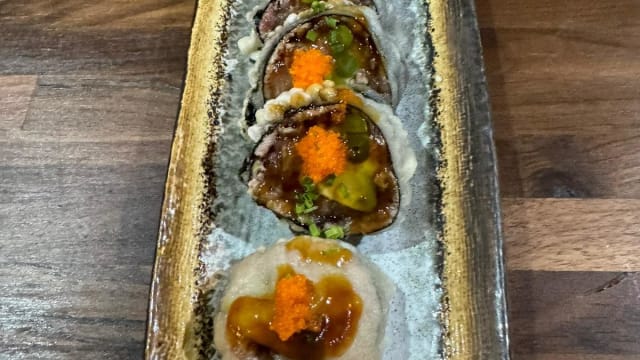 Futomaki hot philadelphia - miru gastrofusion, Castelldefels