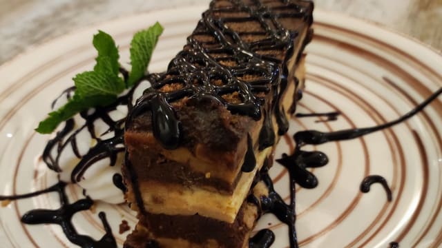 Tarta de la abuela con chocolate y nata  - Alazena