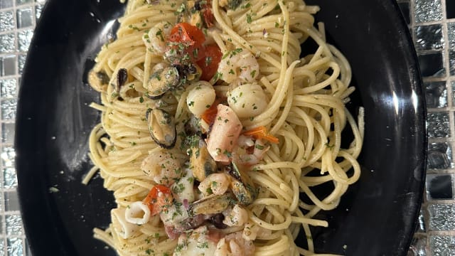 Spaghetti aux fruits de mer - L'Auberge Calabraise, Paris