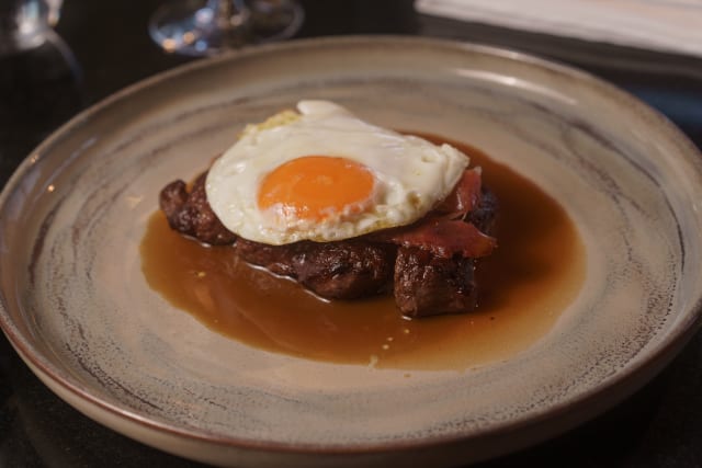 Bife “À Portuguesa”, Presunto e Ovo Estrelado (inclui uma guarnição à escolha) - Mensagem - Restaurante Bar Panorâmico, Lisbon