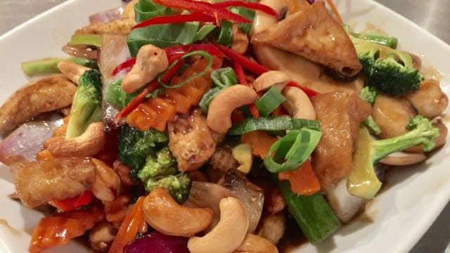 Stir fried cashew nut with tofu - Tom Yum Kung