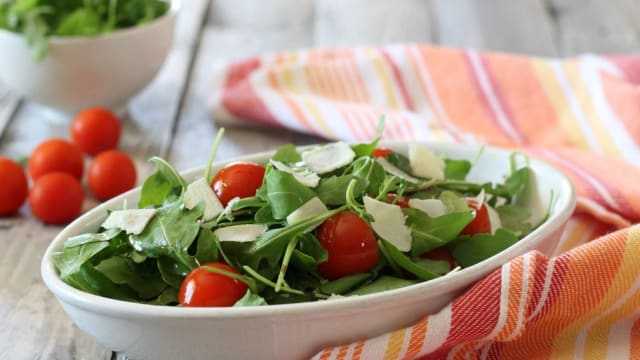 Insalata Rucola e Pachino con scaglie di Grana - La Candelora - Home restaurant