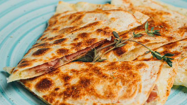 Quesadillas rebanado - Ramblas Restaurant