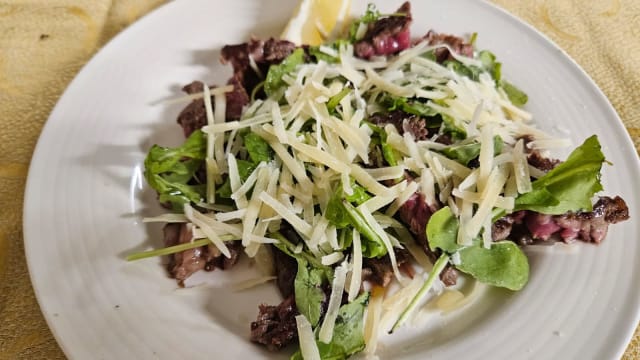 Tagliata di manzo rucola e grano - Hotel Paradiso 