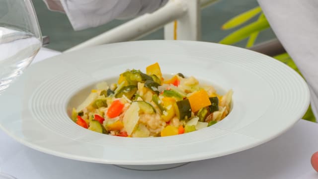 Risotto crémeux, légumes cuits et crus - Quai Liberté, Paris