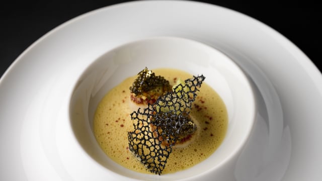 LES SAINT-JACQUES à la plancha, condiment au kumquat - L´Atelier Robuchon Madrid