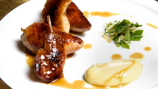 LA CAILLE caramélisée au foie gras de canard et sa salade d’herbes  - L´Atelier Robuchon Madrid