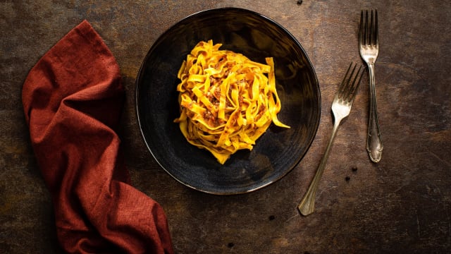 TAGLIATELLE AL RAGÙ DI MAIALINO SFILACCIATO - Affumico, Bologna