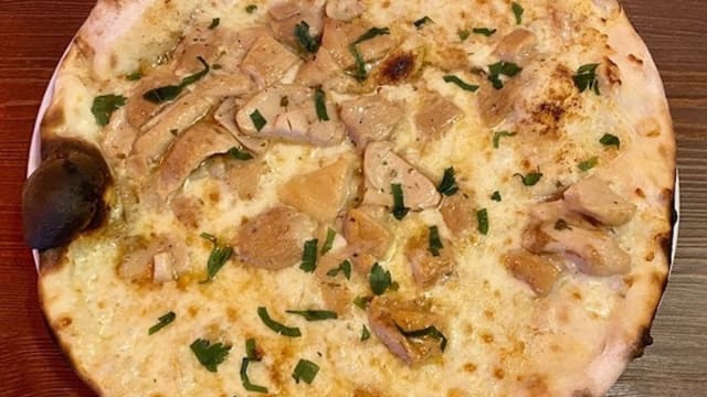 Pizza porcini - Grazie a Dio è Venerdì, Rome