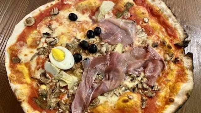 Pizza capricciosa - Grazie a Dio è Venerdì, Rome