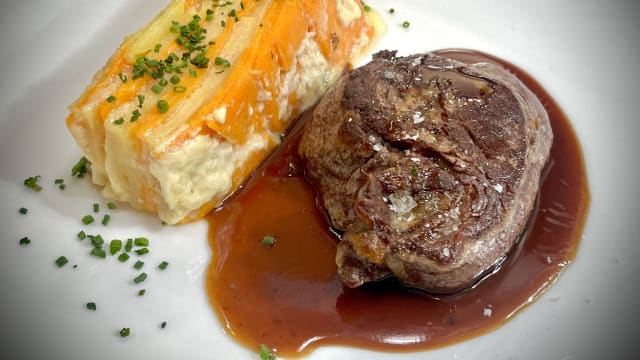 Solomillo de ternera con pastel de batata y patata gratén - El Borbollón - Hotel La Salve, Torrijos