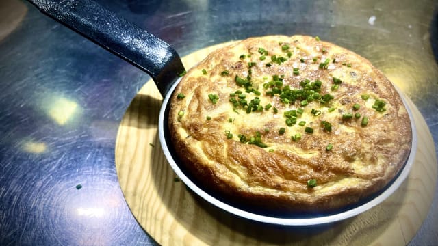 Tortilla de patatas con trufa negra - El Borbollón - Hotel La Salve