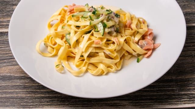 Tagliatelle saumon fumé - Le Pulcinella