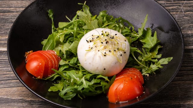 Tomates et mozzarella di bufala - Le Pulcinella