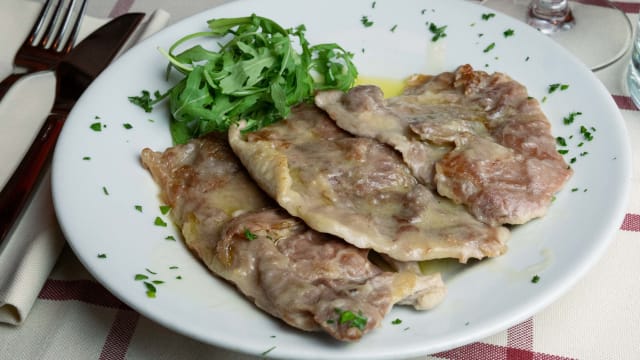 Saltinbocca alla romana (fettina di vitella, salvia e prosciutto crudo) - Ai Balestrari sul Naviglio Pavese