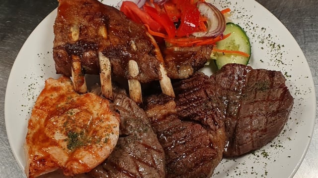 Mix Grill 500 G - La Santa Maria International Dinner