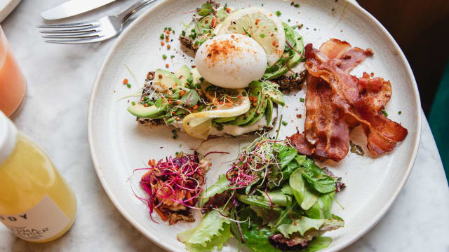 Avoloco toast  - Judy, cantine qualitarienne, Paris