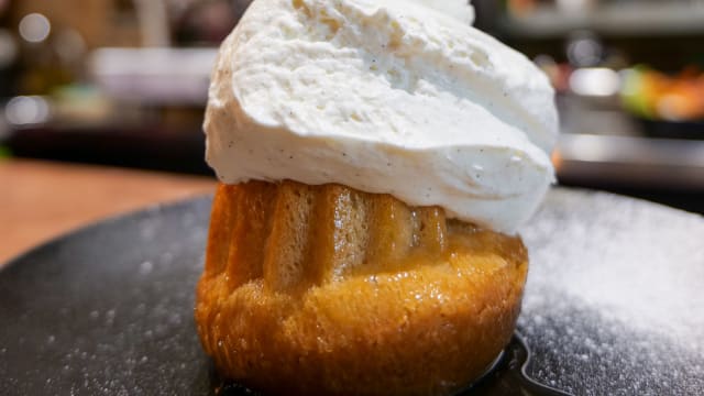 Baba au rhum kouglof et chantilly - Le Beef Marais - Steakhouse Viandes Maturées, Paris