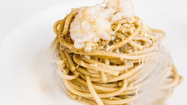 Tonnarelli cacio e pepe con battuto di crudo e lime - All'Amo