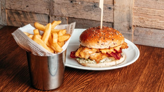 Burger léon - Léon - Montparnasse, Paris