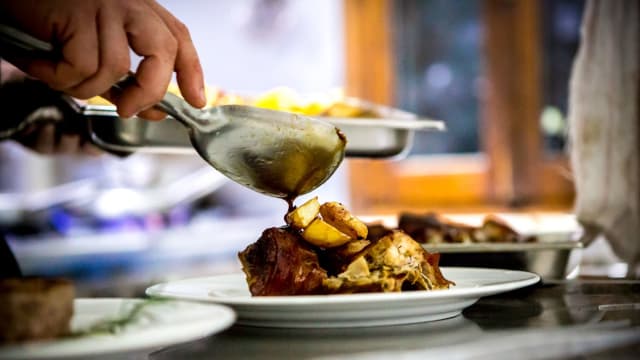 Maialino Al Forno Con Patate - Il Maialetto