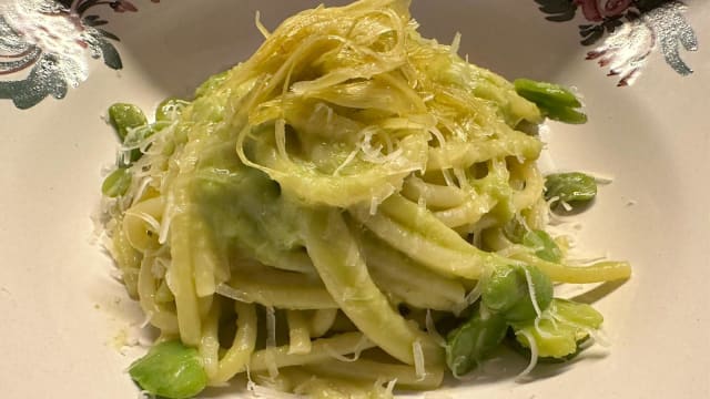 Spaghettoro Verrigni con fave, pecorino di Atri e aglio fresco soffritto  - Il Tavolino Di Pó