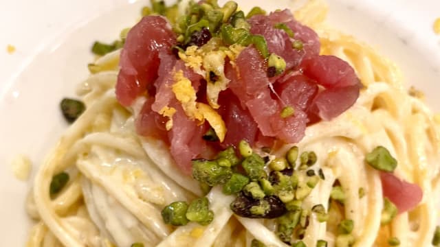 Tonnarelli al limone con tartare tonno e pistacchio - Ristorante Cervinia dal 1971, Rome