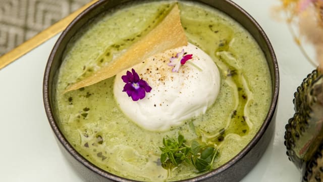 Gaspacho de tomates green zébra à la menthe fraîche  - Les Belles Plantes, Paris