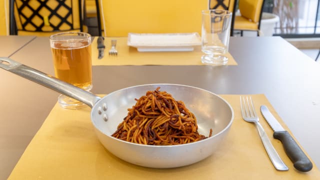 Spaghetti Assassina Al Pomodoro - Don Pollo, Bari