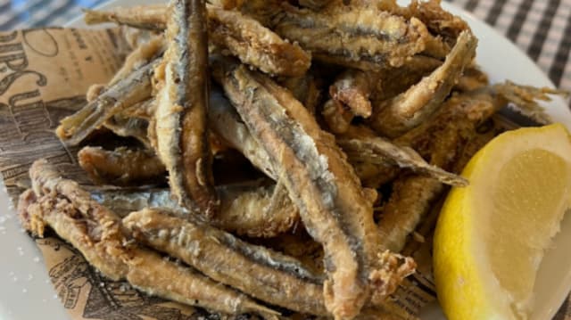 Boquerones fritos a la andaluza - Pasa Tapas, Barcelona