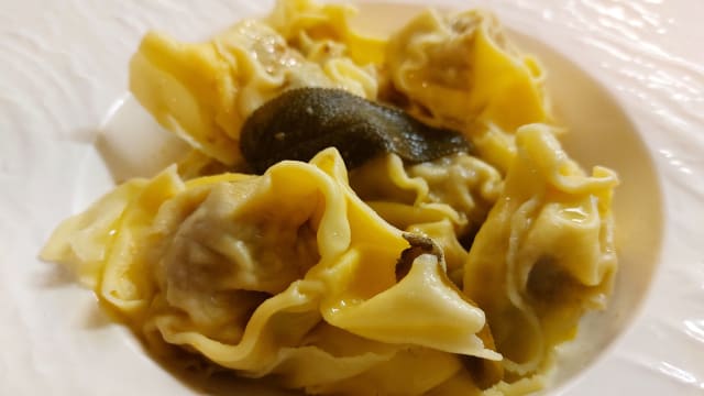 Tortelli fatti a mano Di Zucca Burro E Salvia	 - Albergo Trattoria Italia