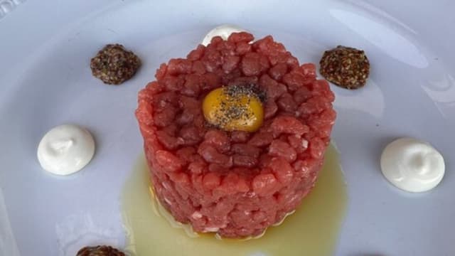 Tartare di manzo con uovo di quaglia - Ristorante Oltrarno, Florence