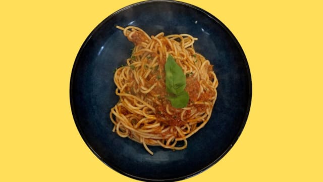 Spaghetti o tagliatelle alla bolognese - Al Pomodoro