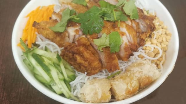 Bobun poulet pané  - La Famille Heureuse, Paris