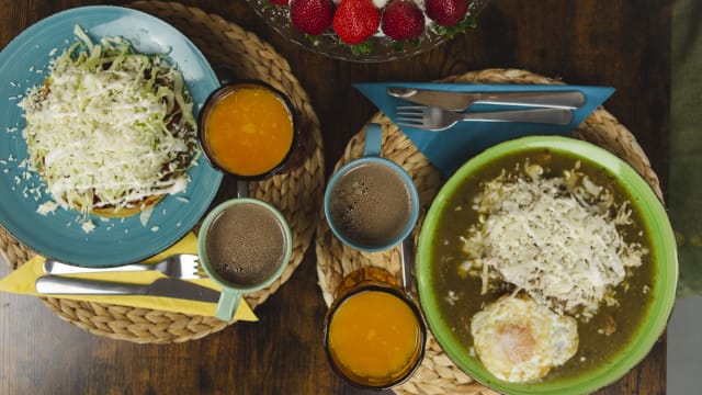 Chilaquiles para acabar muerto pero contento - Calavera Gourmet