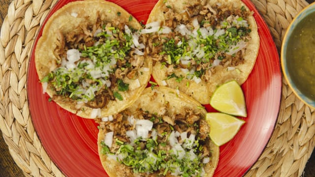 10 Tacos de Suadero "El Taco Callejero" 🛣️ - Calavera Gourmet