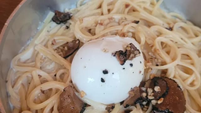 Linguine truffe fraîche et burrata - Maddy, Paris