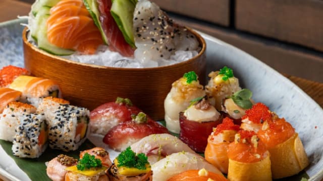 Gunkan premium 50 pecas - Taberna do Sushi Lisboa