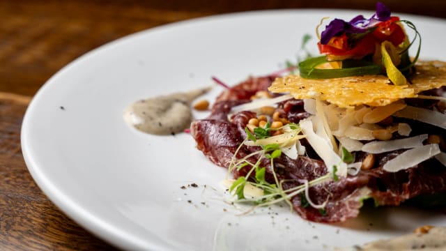 Wagyu bresaola carpaccio - Surf & Turf