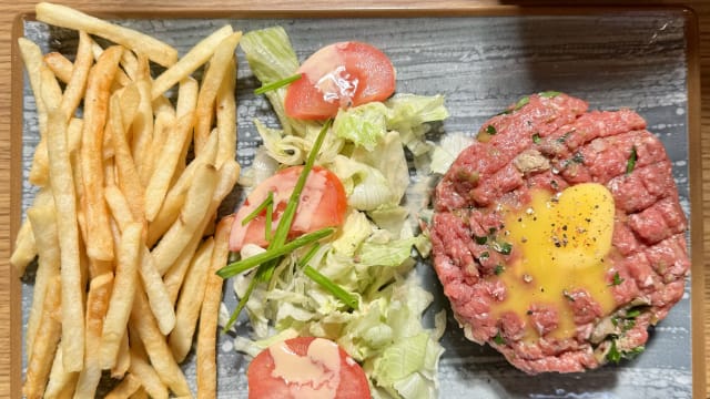 Tartare de boeuf - La Passerelle, Neuilly-sur-Seine