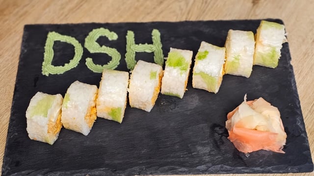 Kristall lachs rolle - Dat Sushi Haus, Aachen