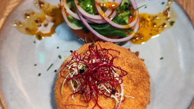 La Croquette de Saumon, avocat, oeuf poché - Table N9uf, Lille