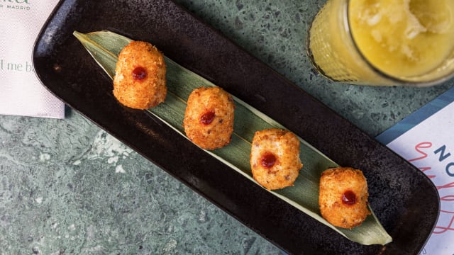 Croquetas de jamón con mermelada de pimientos del piquillo - Ella Sky Bar Madrid, Madrid