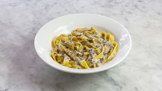 Papardelle à la crème de Truffes et petits champignons Maison - Ziotony Anticasalumeria, Paris