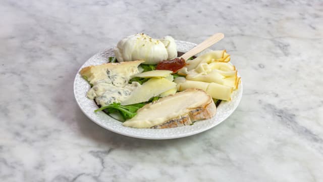 Assiette de fromages Italiens - Ziotony Anticasalumeria, Paris