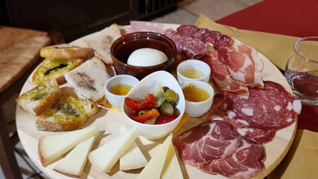 Grande Divino etrusco - Le Cantine del Palazzo, Volterra