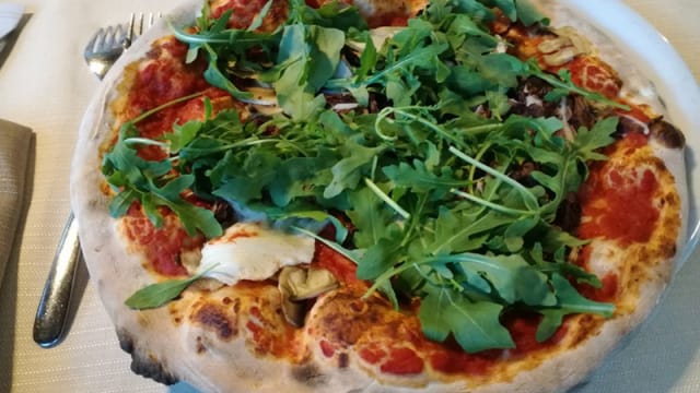 pizza con la rucola - Il Portico